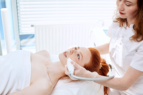 美容院?jiǎn)T工頻繁流失怎么辦，門(mén)店怎么辦